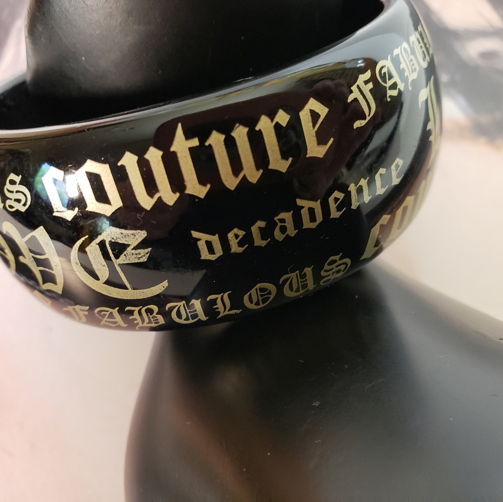 Vintage 1980s Plastic Bangle Bracelet